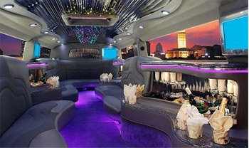 Super Stretch H2 Hummer Limousine
